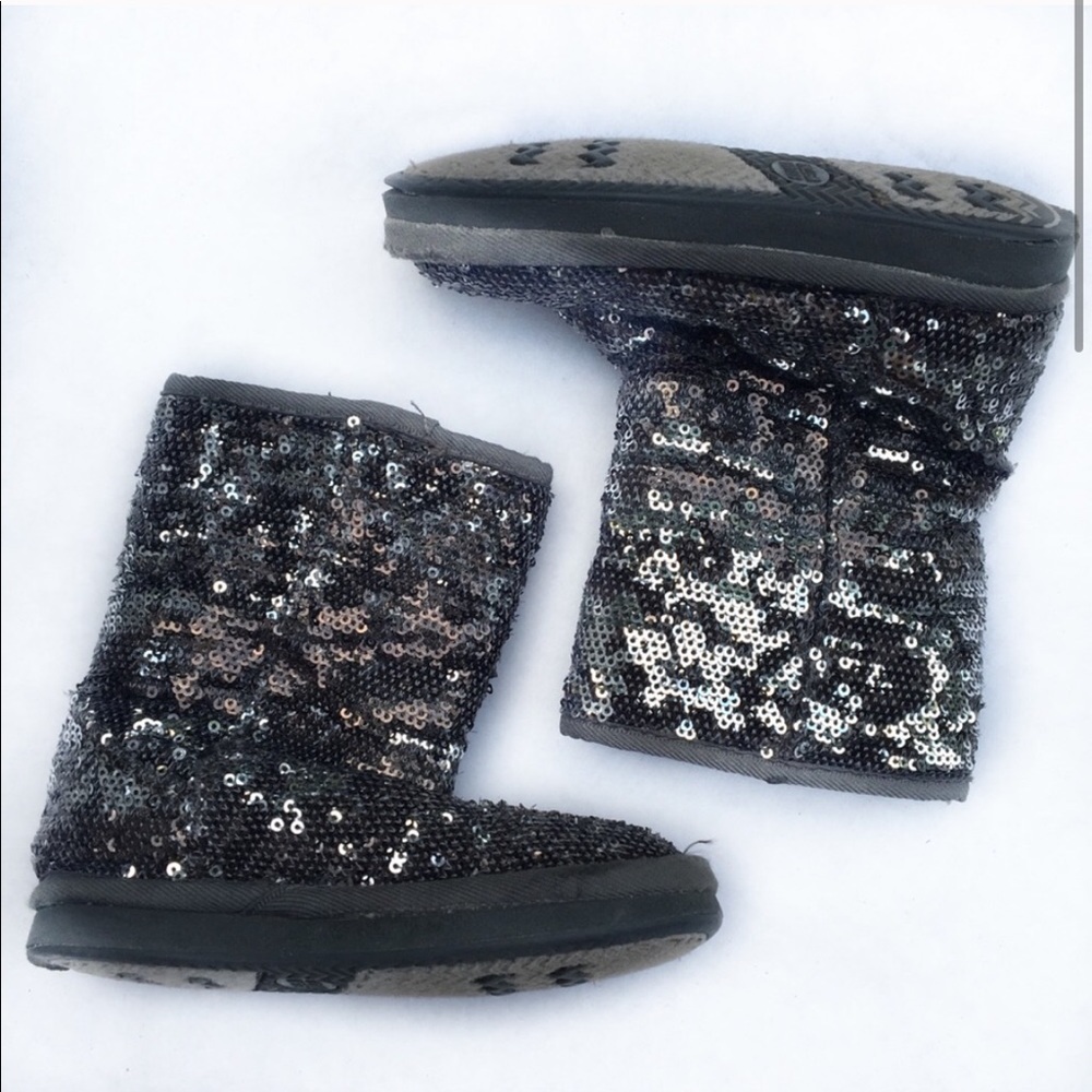 Stuart Weizman Toddler Silver Sequin Boots